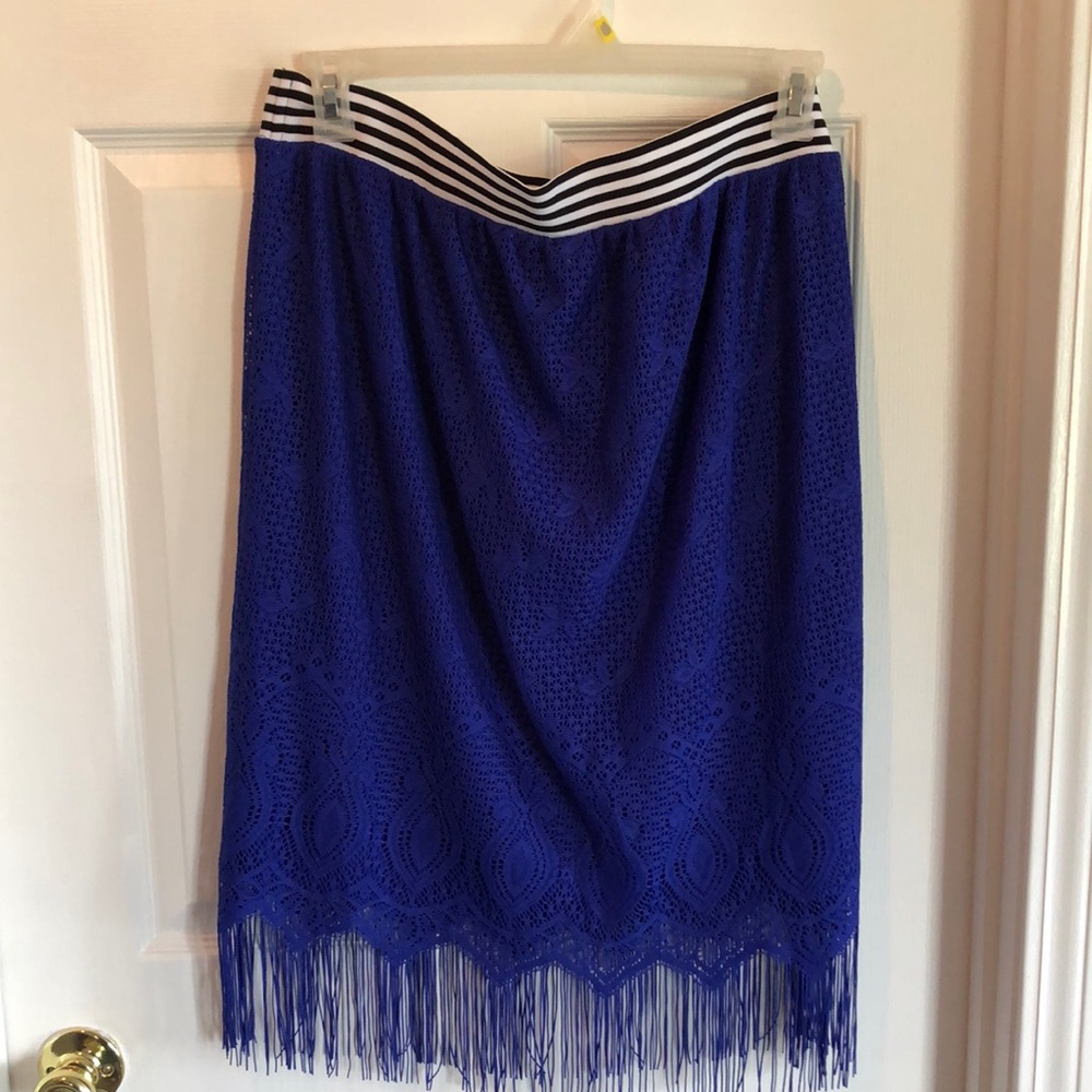 6th and LN 18W / 20W Blue skirt with black and white wide waist band